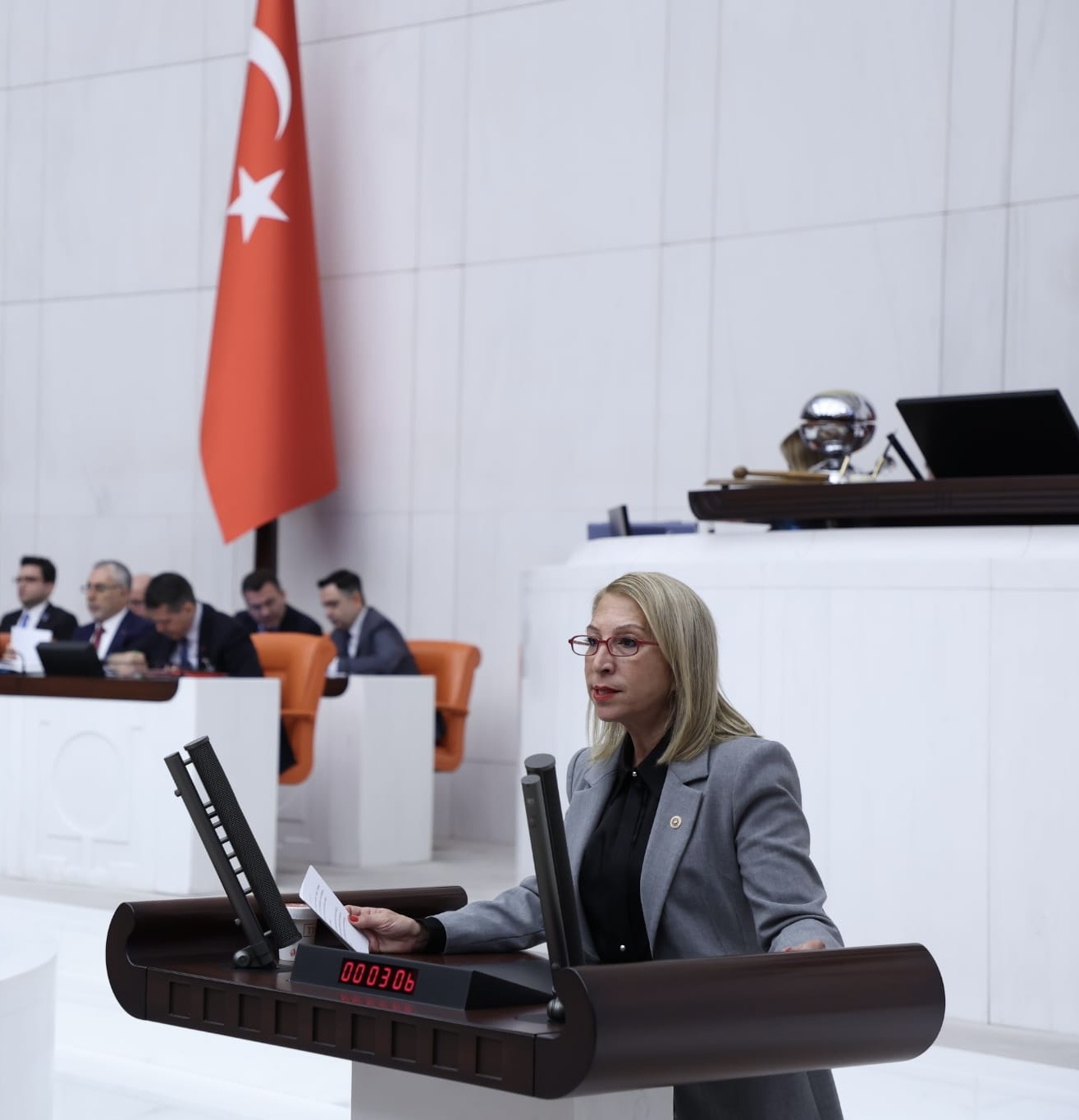 ‘Güvenlikte Siyasi Sadakat Değil Liyakat Gerekli’ Uyarısı