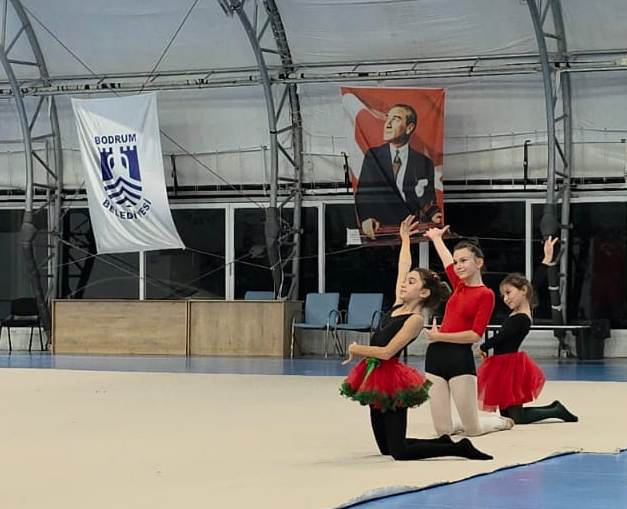 Yalıkavak Spor Kulübü Cimnastik Akademisi’nden Yıl Sonu Gösterisi: Minikler Alkış Topladı