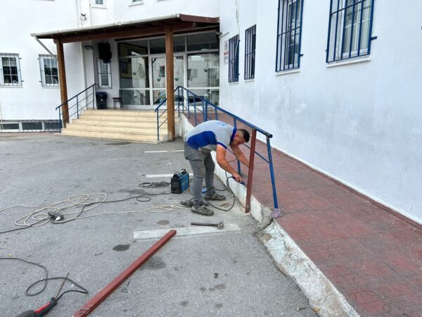 Bodrum Belediyesi, Okullardaki Bakım ve Onarım Çalışmalarını Sürdürüyor