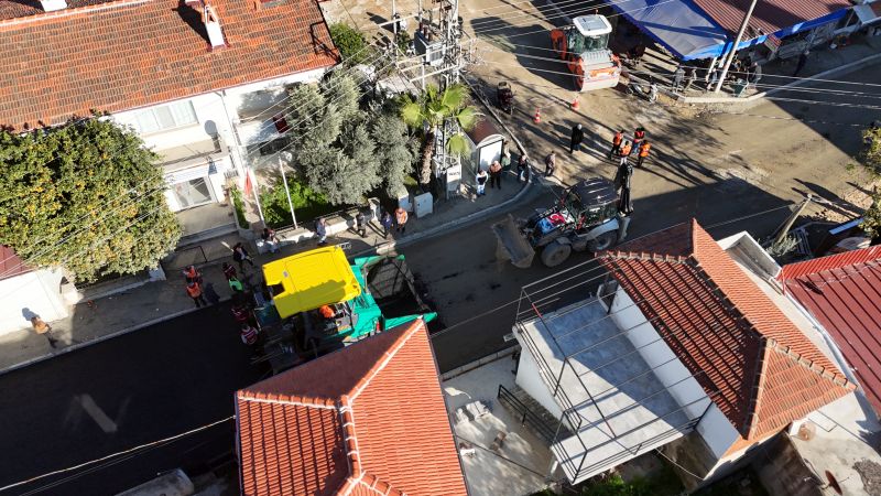 Büyükşehir’in Yol Çalışmalarıyla Vatandaşın Yüzü Gülüyor