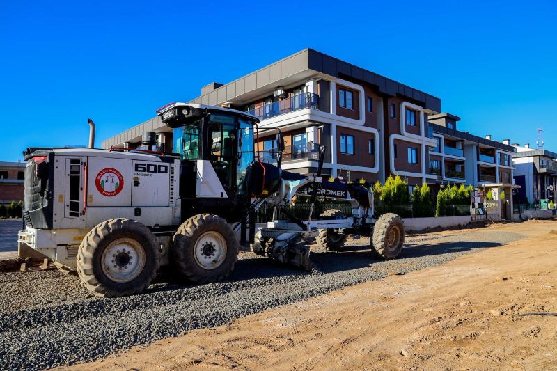 Emirbeyazıt Mahallesi Kolejler Bölgesi’nde Üstyapı Çalışmaları Başladı