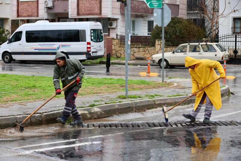 Menteşe Belediyesi’nden Yağışa Karşı 24 Saatlik Kesintisiz Müdahale