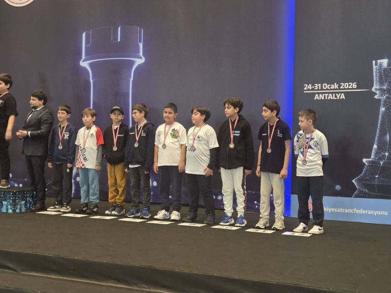 Büyükşehir Satranç Takımı’ndan Türkiye Şampiyonluğu