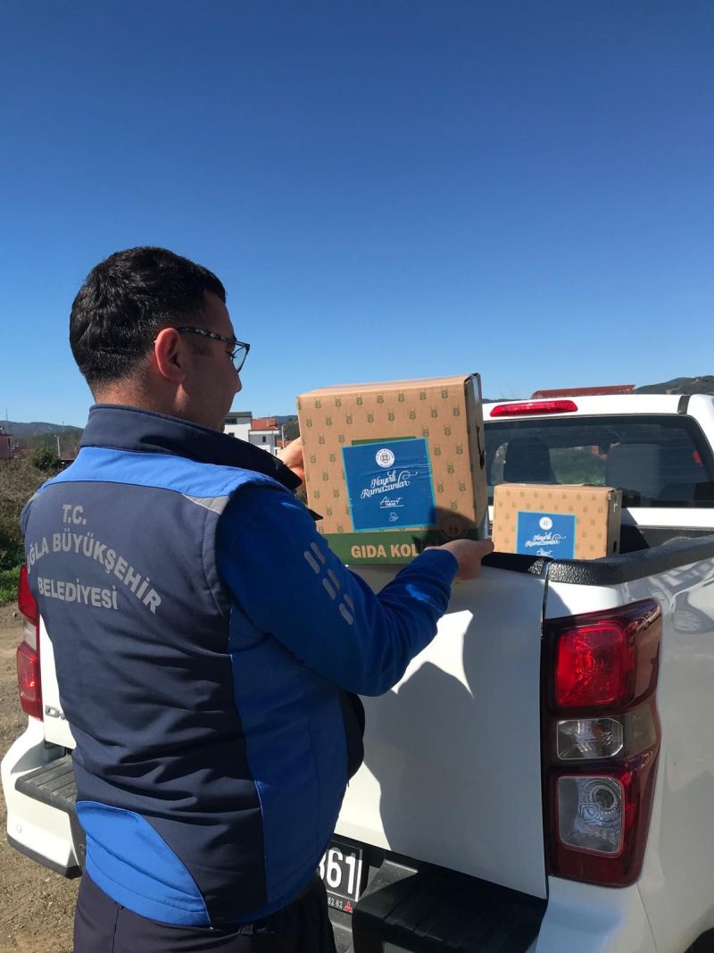 Büyükşehir’den Ramazan’da Gıda Kolisi Desteği