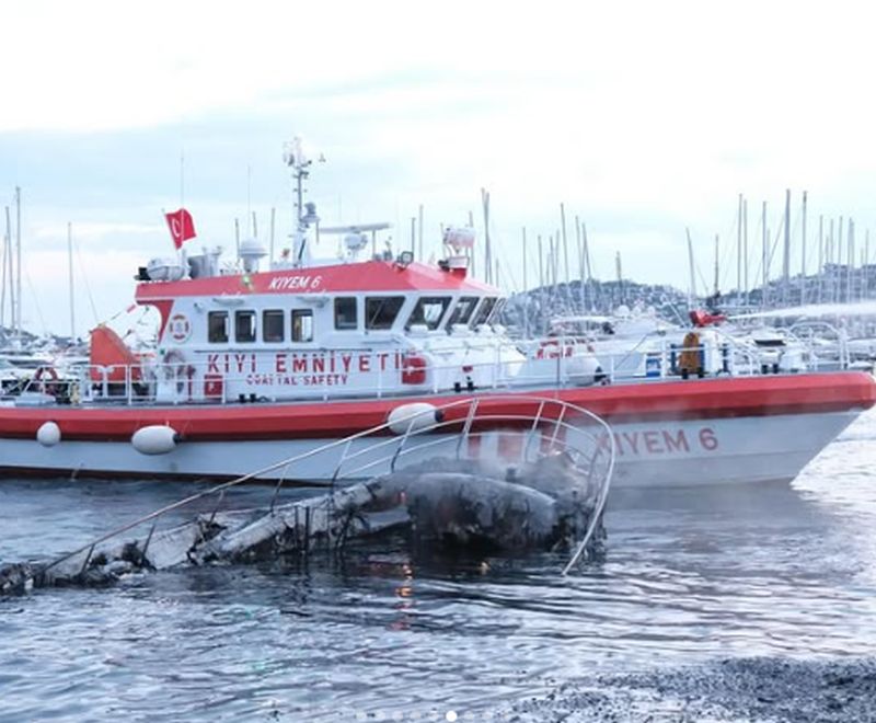 Yalıkavak Marina’da 7 Motoryat Yanarak Battı