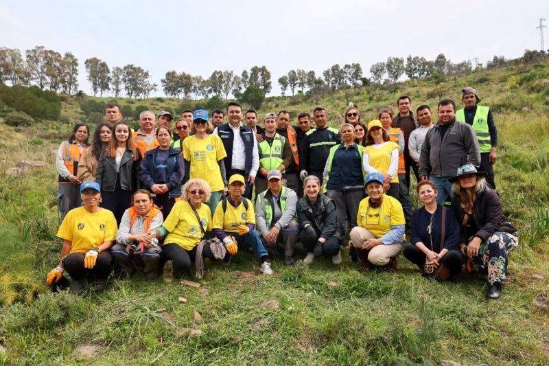 Belediyeden Yanan Ormanlık Alanda Fidan Dikim Etkinliği