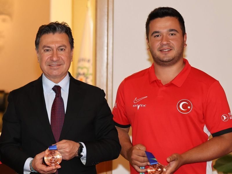 Halk Oylaması ile Emircan Haney Dünya’da “Yılın Okçusu”