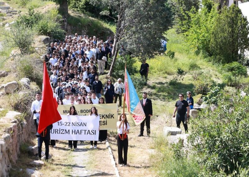 Turizm Haftası Kapsamında Yürüyüş Düzenlendi