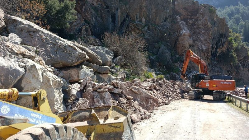 Büyükşehir Ekipleri Harekete Geçti