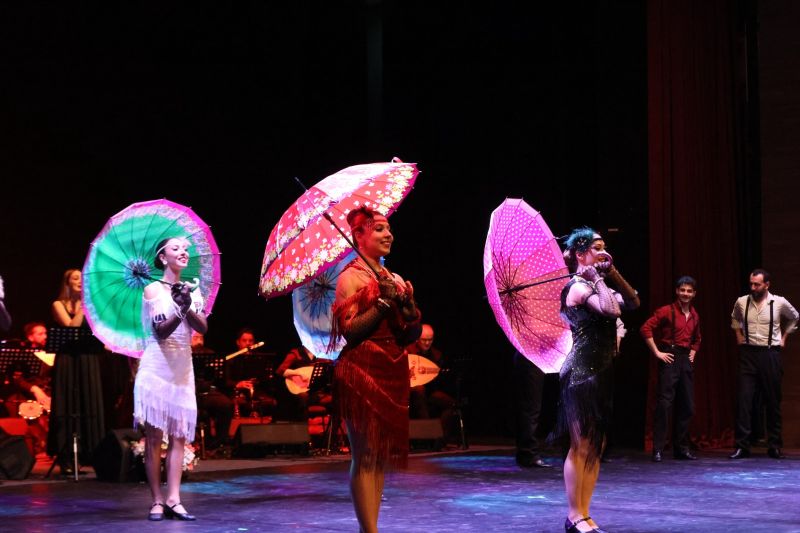 Muğla’da Nostalji Rüzgârı: 70’ler ve 80’lerin Film Müzikleri Büyüledi