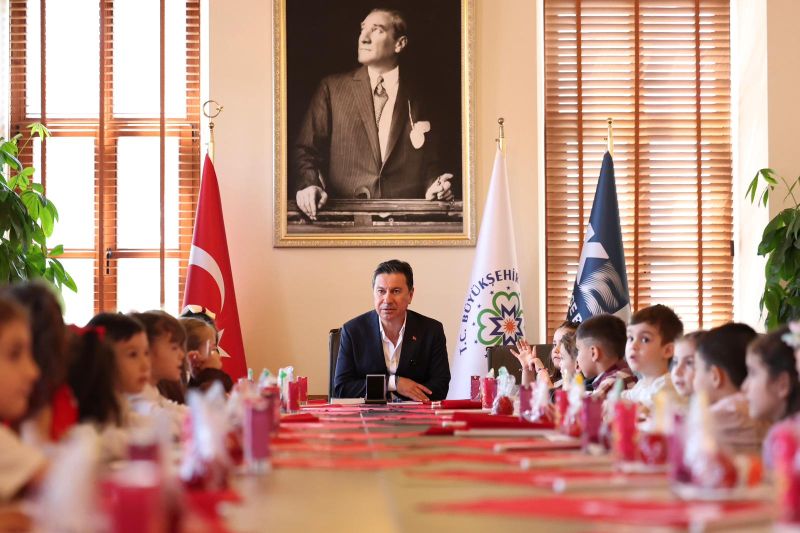 23 Nisan’da Anlamlı Devir: Başkanlık Azra’ya Emanet