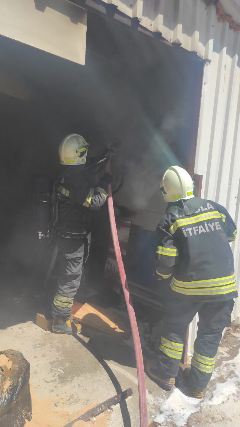 Bodrum’da İş Yeri Yangını Maddi Hasarla Atlatıldı