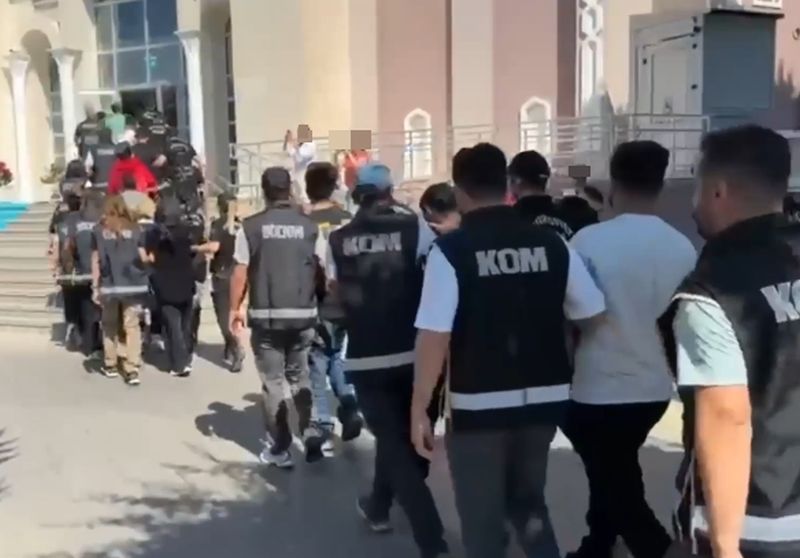 Eş Zamanlı Operasyonda 22 Şüpheli Gözaltına Alındı
