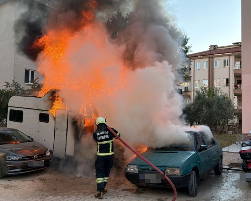 Park Halindeki Karavan Küle Döndü