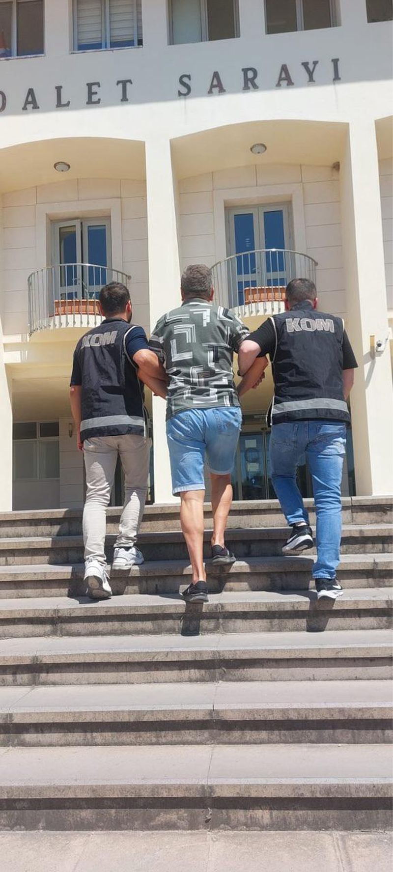 Bodrum’da Litrelerce Kaçak Alkol Yakalandı