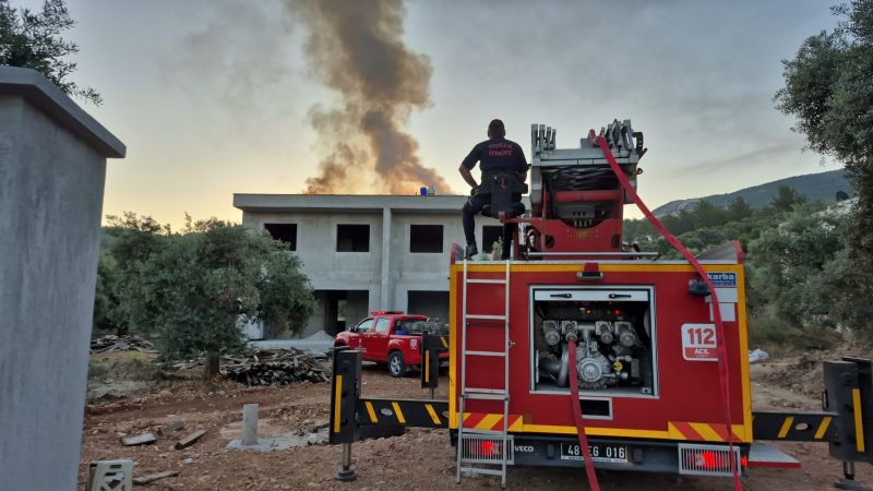 Çatı Katında Çıkan Yangın Maddi Hasarla Atlatıldı