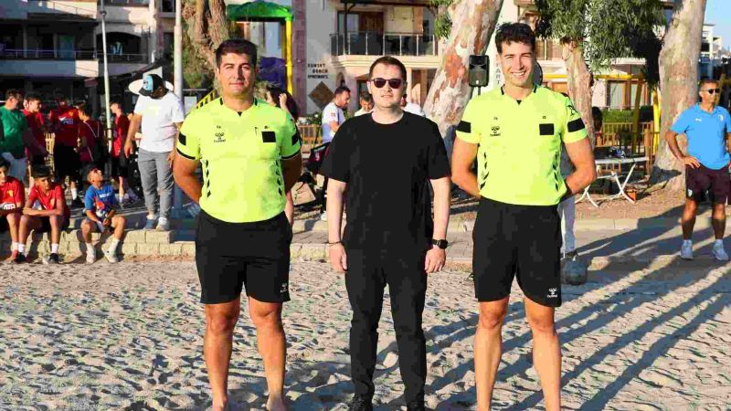 1.⁠ ⁠Günbatımı Çocuk Plaj Futbol Şenliği Başladı
