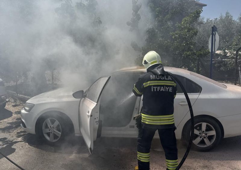 Otomobil Yangında Kullanılamaz Hale Geldi