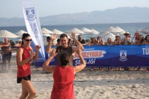 Plaj Voleybolu Senligi Akyarlarda Basladi 4