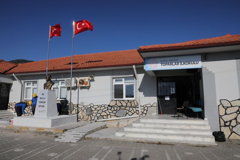 Büyükşehir’den Okullara Destek
