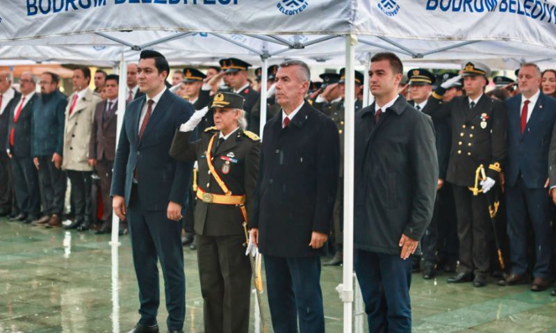 Bodrum’da Cumhuriyetin103. Yıl Dönümü Kutlamaları Çelenk Sunma Töreni ile Başladı