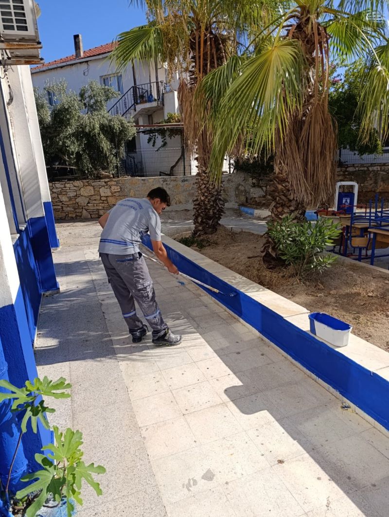 Bodrum’un Cadde ve Sokaklarında Mavi Beyaz Boyama Çalışmaları Devam Ediyor